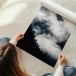 poster montagne embrumee en rouleau.webp
