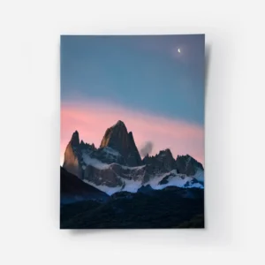 poster montagne enneigee au clair de lune.webp