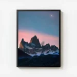 poster montagne enneigee au clair de lune avec cadre.webp