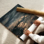 poster montagne enneigee sous ciel nuageux enroule.webp
