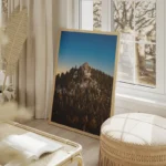 poster montagne et arbres salon beige.webp