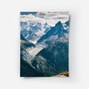 poster montagne et ciel nuageux.webp