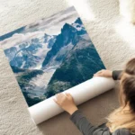 poster montagne et ciel nuageux au sol.webp