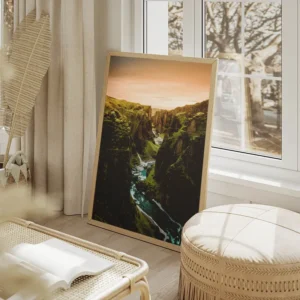 poster montagne et cours d eau salon beige.webp