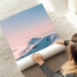 poster montagne neigeuse dimmige au sol.webp
