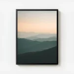 poster montagnes brumeuses avec cadre.webp