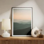 poster montagnes brumeuses meuble.webp