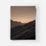 poster montagnes enneigees au coucher de soleil.webp