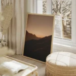 poster montagnes enneigees au coucher de soleil salon beige.webp