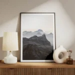 poster montagnes enneigees meuble.webp