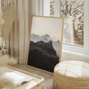 poster montagnes enneigees salon beige.webp