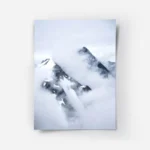 poster montagnes enveloppees de brume.webp