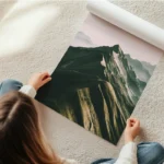 poster montagnes verdoyantes en rouleau.webp