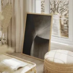 poster mur en courbes noir et blanc salon beige.webp