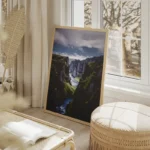 poster paysage riviere entre montagnes salon beige.webp