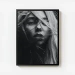 poster portrait femme en noir et blanc avec cadre.webp