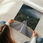 poster route entre arbres en rouleau.webp