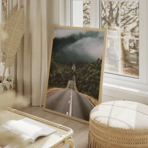 poster route entre arbres salon beige.webp