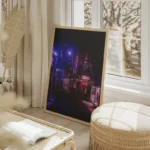 poster rue nocturne illuminee salon beige.webp