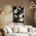 poster serpent noir et fleurs salon.webp