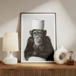 poster singe amusant avec rouleau de papier meuble.webp