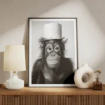 poster singe avec chapeau meuble.webp