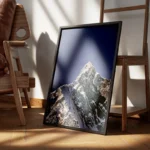poster sommet neigeux montagnard encadre.webp