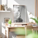 poster statue de la liberte noir et blanc bureau.webp