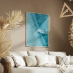 poster surfeur eau turquoise salon.webp