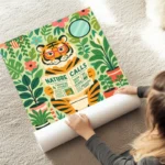 poster tigre aux toilettes au sol.webp