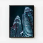 poster tours petronas illuminees avec cadre.webp