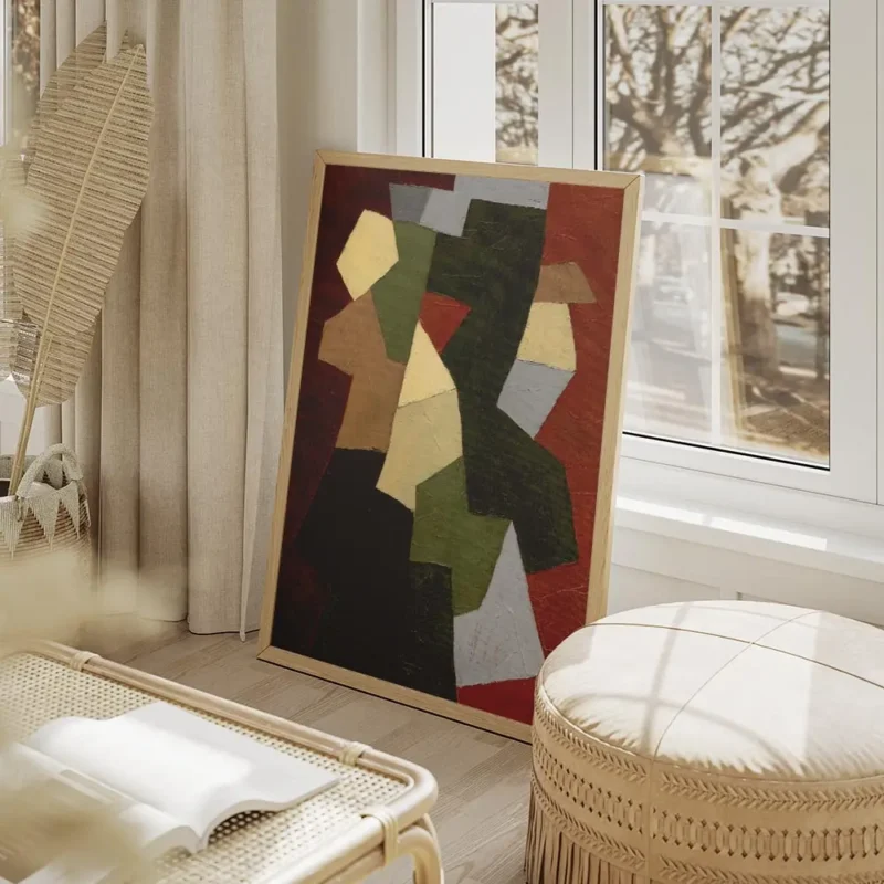 affiche abstraite avec des formes geometriques beige vert marron et gris sur un salon beige.webp