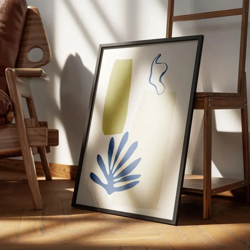 affiche abstraite avec des formes organiques vertes beiges et bleues et des lign encadre.webp