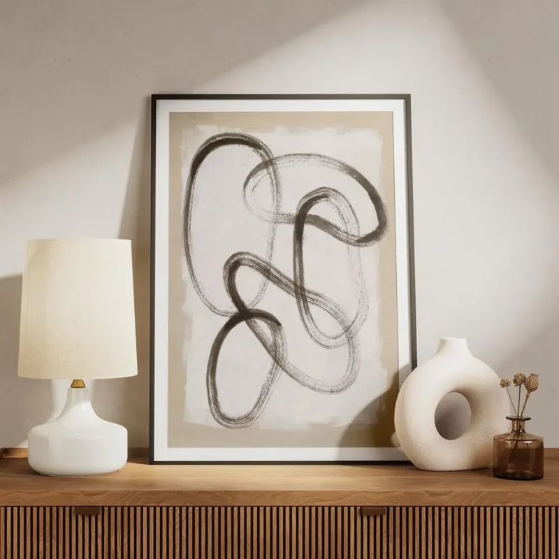 affiche abstraite avec des lignes epaisses et organiques noires sur un fond blan meuble.webp