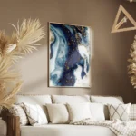 affiche abstraite avec des tourbillons de peinture bleue blanche et doree salon.webp
