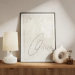 affiche abstraite beige avec un texte artistique noir et blanc en typographie cu meuble.webp