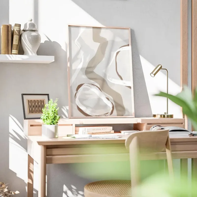 affiche abstraite beige et bleue presentant des formes organiques et des lignes bureau.webp