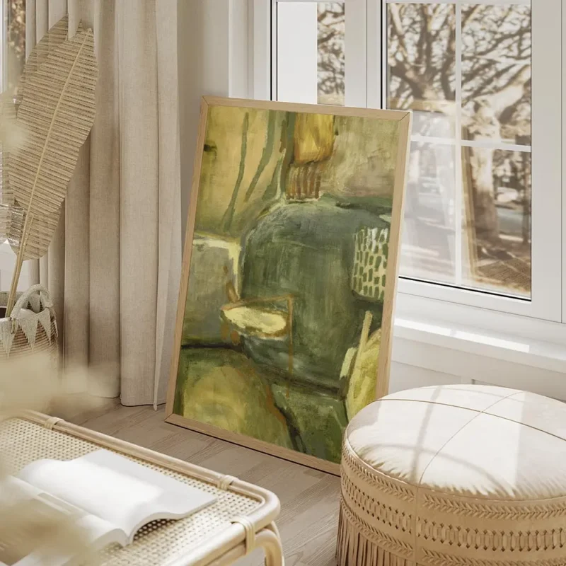affiche abstraite de couleurs vertes et jaunes avec des formes organiques et des salon beige.webp