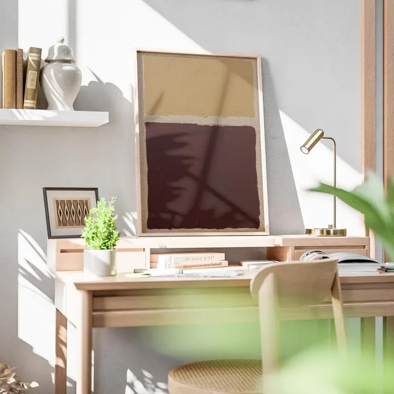 affiche abstraite de deux larges coups de pinceau textures un jaune sable et un bureau.webp