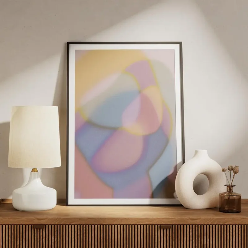 affiche abstraite de nuances douces et floues formes pastel etherees de rose ble meuble.webp