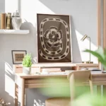 affiche abstraite marron avec un motif floral stylise et une spirale rayee beige bureau.webp