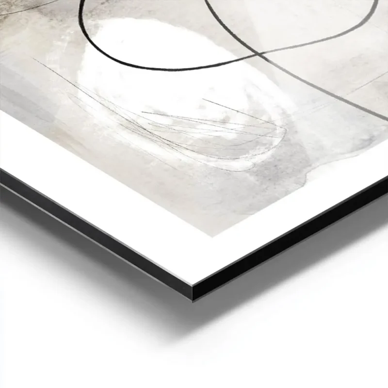 affiche abstraite aux tons gris beige avec des lignes noires et blanches et des aluminium.webp
