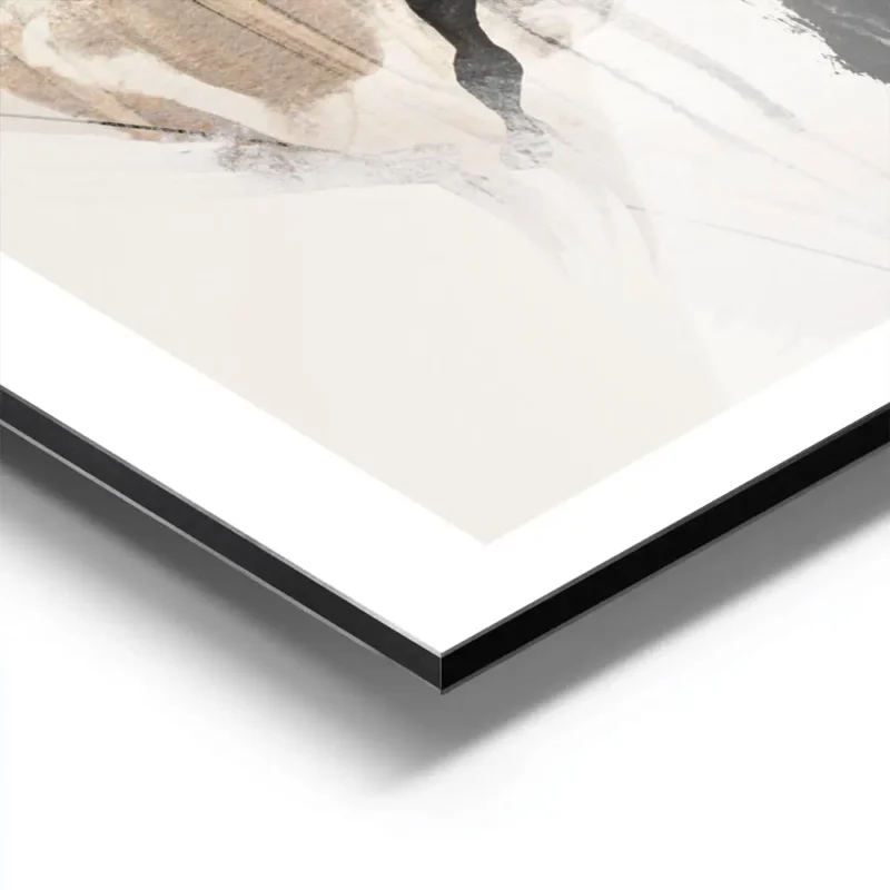 affiche abstraite avec des formes noires et beiges sur fond clair avec des trait aluminium.webp