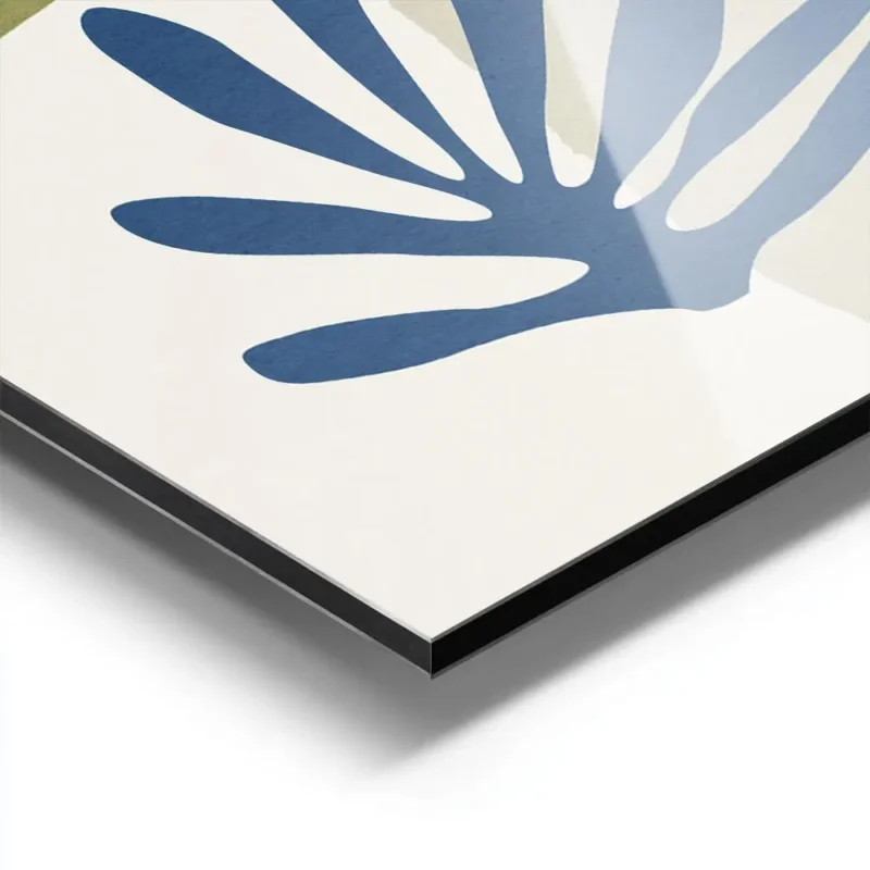 affiche abstraite avec des formes organiques vertes beiges et bleues et des lign aluminium.webp