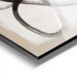 affiche abstraite avec des lignes epaisses et organiques noires sur un fond blan aluminium.webp