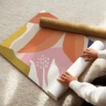 affiche abstraite et coloree de fleurs graphiques aux couleurs vives enroule.webp