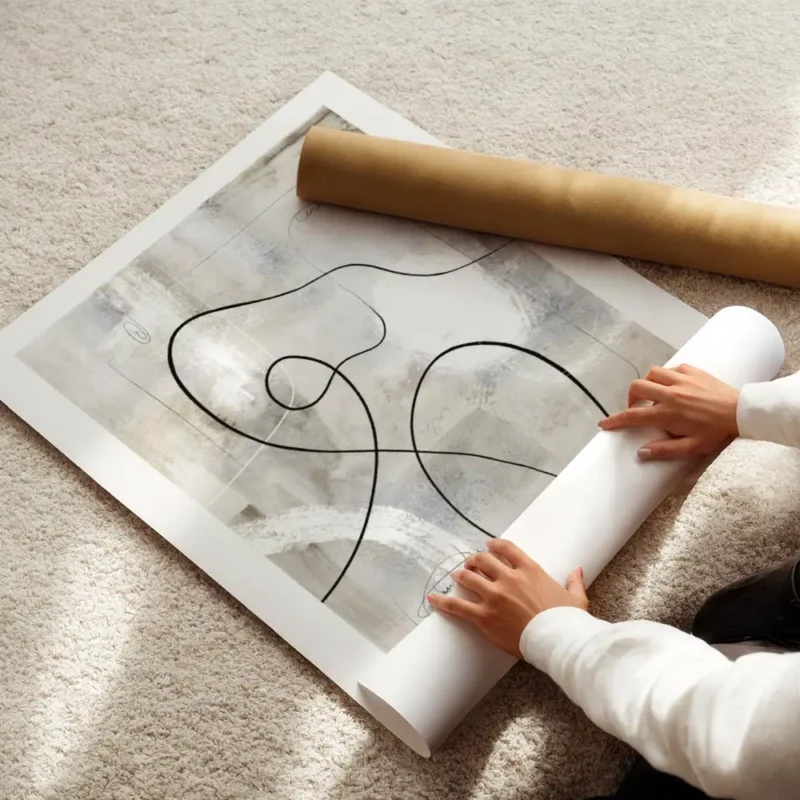 affiche abstraite gris beige avec des lignes noires et blanches evoquant une fig enroule.webp