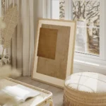 affiche abstraite minimaliste avec deux rectangles superposes un en texture cuir salon beige.webp