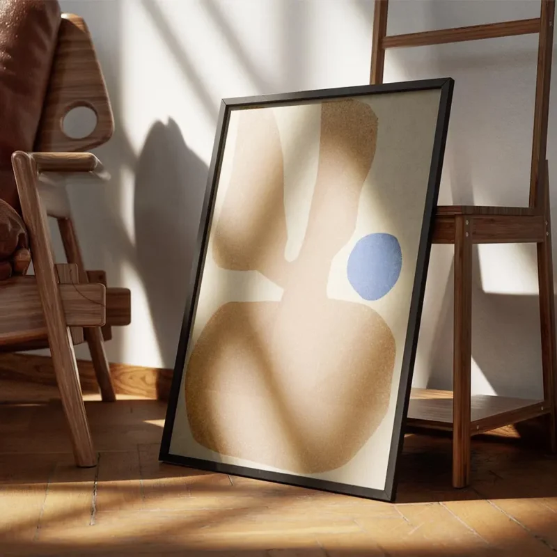 affiche abstraite minimaliste expressive aux formes organiques beige et boule bl encadre.webp