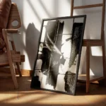 affiche abstraite noir et blanc avec des formes organiques et des coups de pince encadre.webp